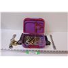 Image 1 : Lot: Watches, Costume Jewelry & Misc. in Lunch Container