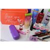 Image 5 : Love You Always Basket - Cosmetics - Hand Cream - Shampoo - Misc. Items