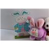 Image 3 : Bunny Decoration Stand and (2) Bunny and Dog Plush Dolls
