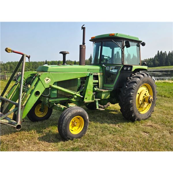 1977 John Deere 4240 w/ JD 148 Loader - Dual Hydraulics w/ Fork and Bucket - 18.4-38 /15-38 Duals