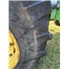 Image 4 : 1977 John Deere 4240 w/ JD 148 Loader - Dual Hydraulics w/ Fork and Bucket - 18.4-38 /15-38 Duals