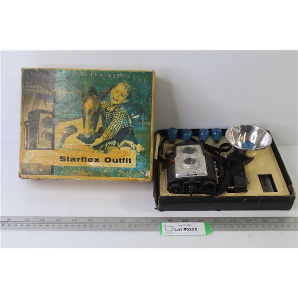 Brownie Starflex Camera in Box (untested)