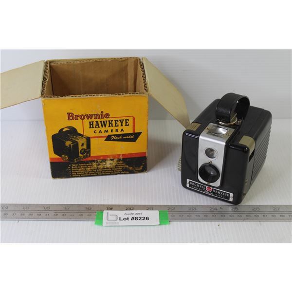 Brownie Hawkeye Camera in Box (untested)
