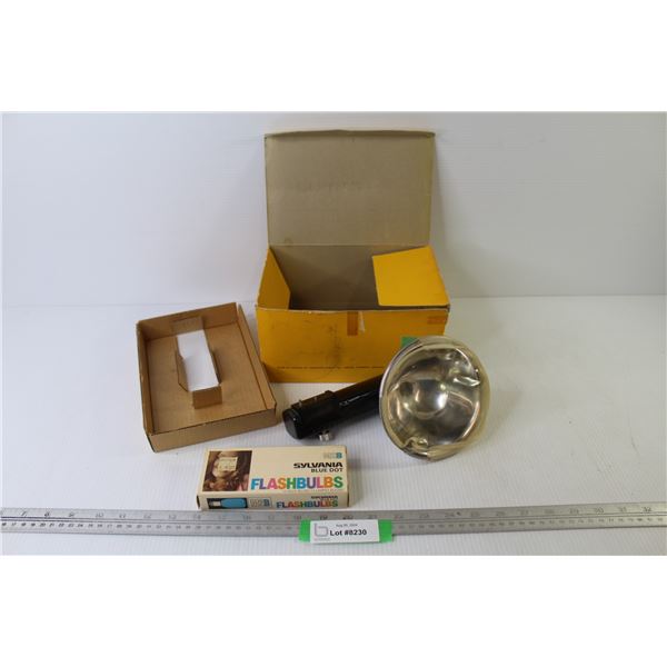 Kodak Flash Holder in Box w/Flash Bulbs
