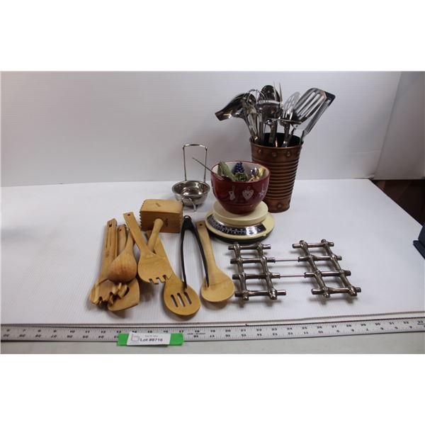 Assorted Kitchen Utensils