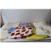 Image 3 : Assorted Table Cloths, Cloths, Placemats, Misc.
