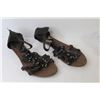 Image 4 : (2) Pair of Ladies Footwear (sizes 7.5)
