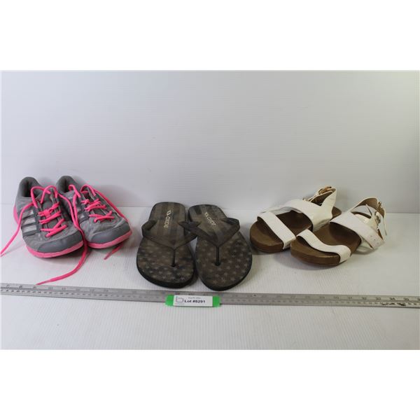 (3) Pair of Ladies Footwear (sizes 7.5 - 8 - unknown)