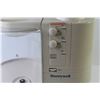 Image 2 : Honeywell Humidifier (powers on - untested)