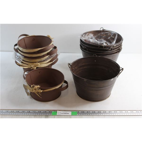 (12) Metal Planters 8'' and 10''