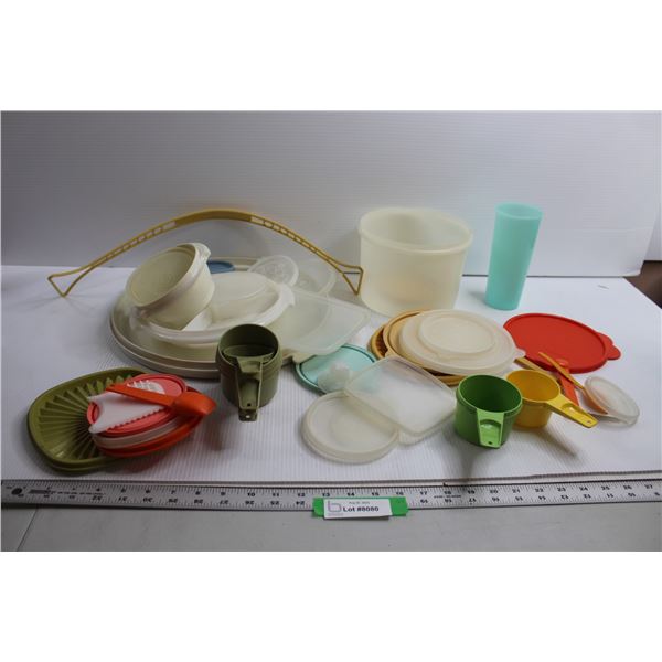Assorted Tupperware Items