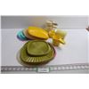 Image 1 : Assorted Lids and Measuring Cups - Tupperware
