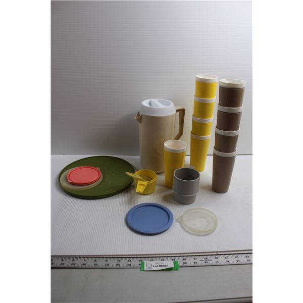 Assorted Tupperware Items