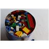 Image 5 : (2) Tins and Lots of Assorted Lego Pieces
