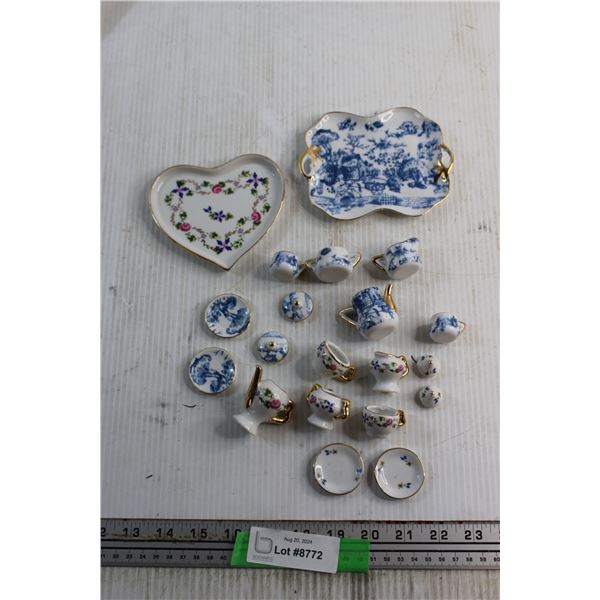 (20) pc Miniature Decorative Tea Set