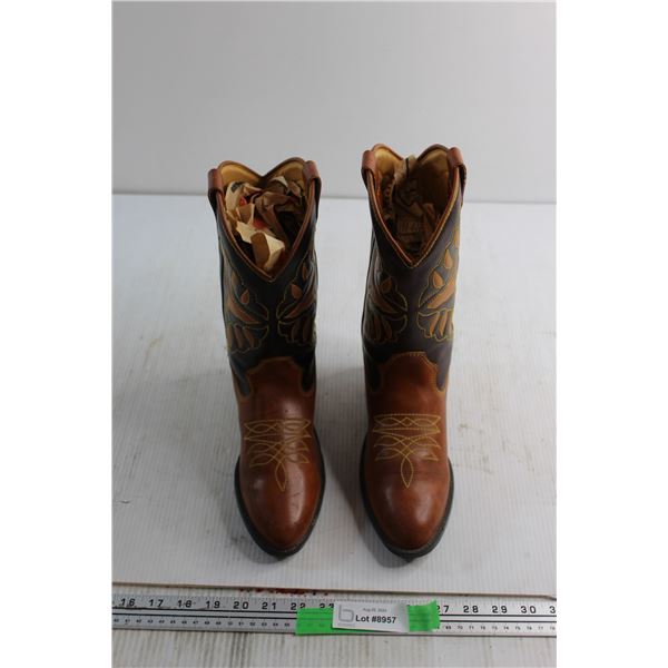 Unmarked Cowboy Boots - Size 5