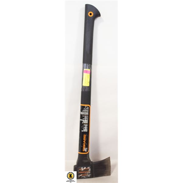 FISKARS COMPOSITE CHOPPING AXE 28"