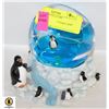 Image 1 : PENGUIN WATER GLOBE