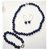Image 1 : 12)  SUITE OF NAVY BLUE SHELL PEARL 7.5" BRACELET