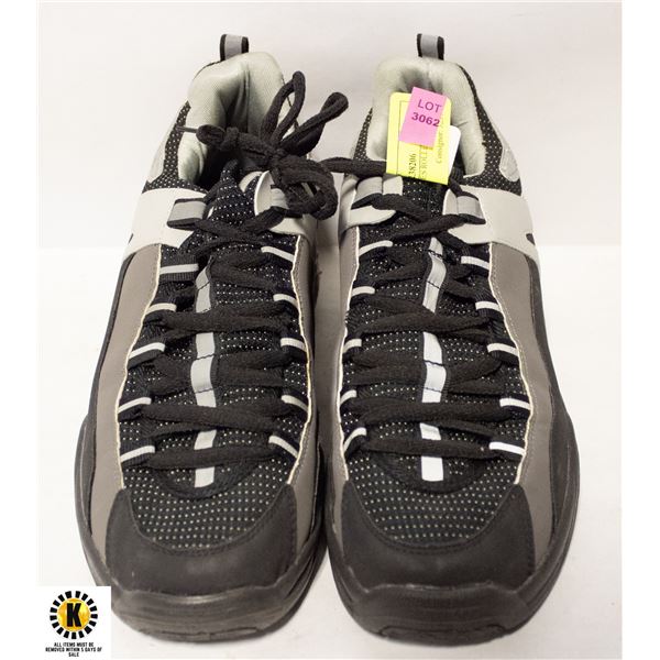 SIZE 7, WHEELIES ROLLER SHOES