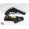 Image 1 : PELLET GUN IN SOFT SHEATH WITH BOX OF