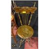 Image 1 : ANTIQUE CAST IRON CLAW FOOT SPELTER OAK CHAIR