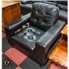 Image 1 : BLACK LEATHERETTE SOFA CHAIR