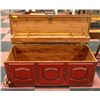 Image 1 : VINTAGE CANADIAN MADE CEDAR HOPE CHEST