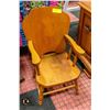Image 1 : VINTAGE CHILDS ARMCHAIR 14" X 13" X 23"
