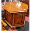 Image 1 : VINTAGE HEXAGONAL SIDE TABLE 28" X 28" X 23"