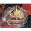 Image 1 : LOT ASSORTED WICKER BASKETS
