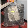 Image 1 : QUEEN SIZE BLACK & TAN COMFORTER W/ SHAMS