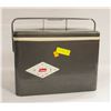 Image 1 : VINTAGE COLEMAN METAL COOLER