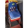 Image 1 : 3 KIDS CHAIRS