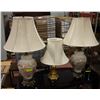 Image 1 : 3 VINTAGE LAMPS