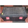 Image 1 : TOOL CHEST WITH ASSORTED TOOLS
