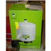 Image 1 : 4 GALLON STORAGE TANK FOR WATER FILTRATION SYSTEM