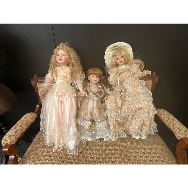 Collection of Dolls (2 are 28H, 1 is 22H)