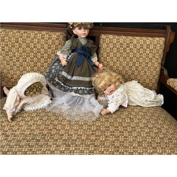 Collection of Dolls (2 are 17H, 1 is 19H)