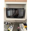 Image 2 : Brand New Danby Microwave Oven