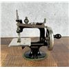 Image 2 : Antique Singer #20 Toy Sewing Machine