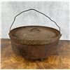 Image 2 : Size 16 Cast Iron Dutch Oven