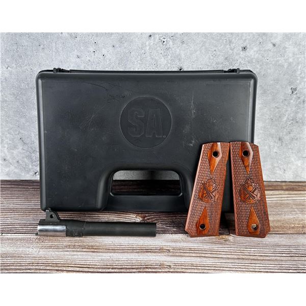 Springfield Armory .45 Pistol Barrel Grips Box