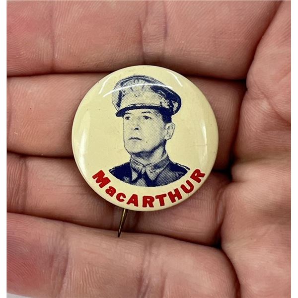 WW2 Douglas MacArthur Button