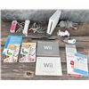 Image 1 : Nintendo Wii Video Game Console Bundle