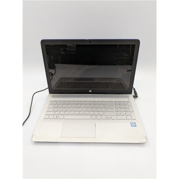 HP Pavilion 15-cc523ca - SKU 5702