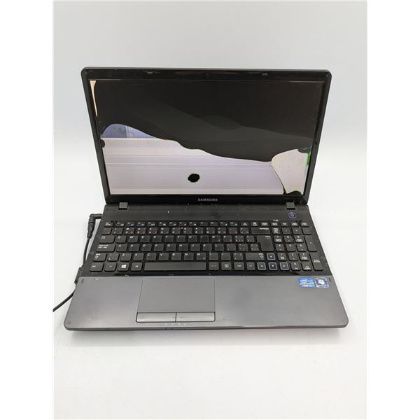 Samsung 300E NP300E5C-A08CA Laptop - SKU 6145