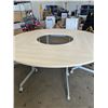 Image 1 : 4pc Round Table On Wheels
