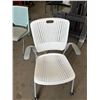 Image 1 : White Chair On Wheels