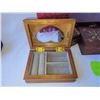 Image 3 : Jewelry Boxes & Stands A